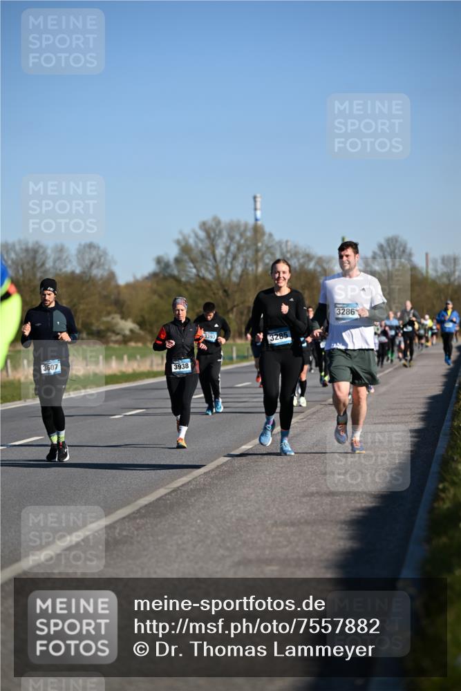 06.04.2025 - 44. Internationalen Wilhelmsburger Insellauf Dr. Thomas Lammeyer http://msf.ph/oto/7557882 06.04.2025 09:33:53 Laufen 2, 3286, 3393, 3285, 3607, 3938 meine-sportfotos.de