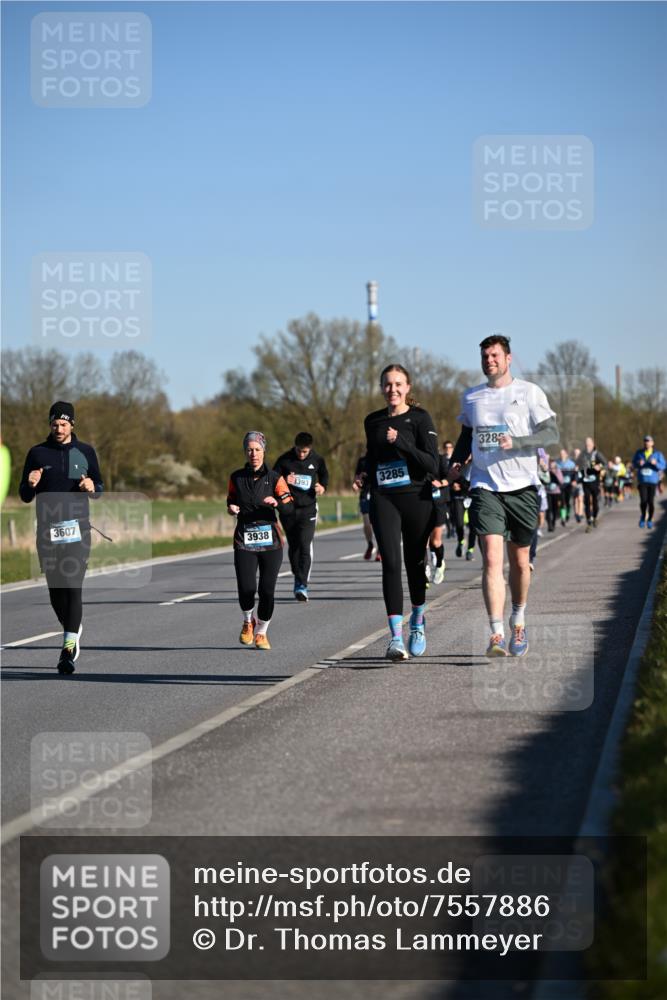 06.04.2025 - 44. Internationalen Wilhelmsburger Insellauf Dr. Thomas Lammeyer http://msf.ph/oto/7557886 06.04.2025 09:33:53 Laufen 3607, 3938, 3393, 3285, 328 meine-sportfotos.de