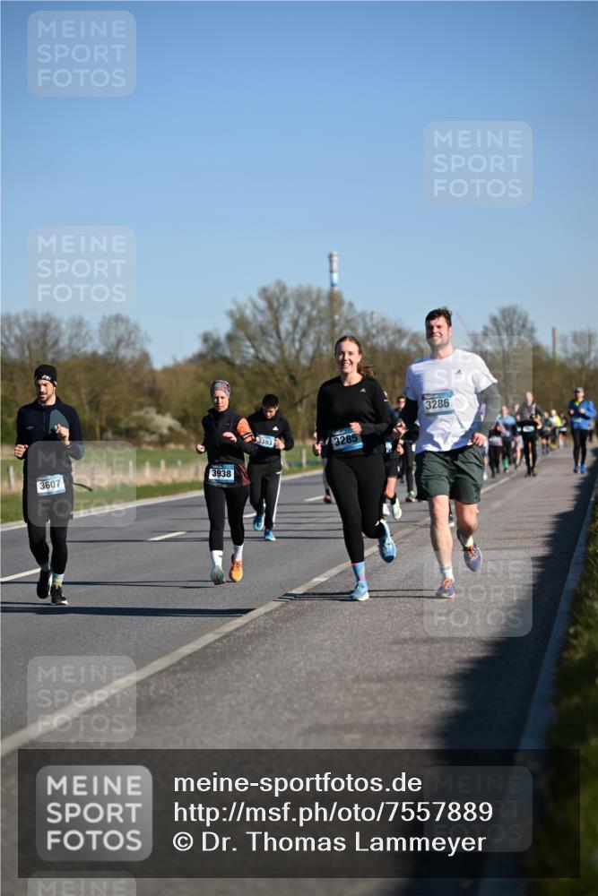 06.04.2025 - 44. Internationalen Wilhelmsburger Insellauf Dr. Thomas Lammeyer http://msf.ph/oto/7557889 06.04.2025 09:33:53 Laufen 3938, 3607, 3393, 3286, 3285 meine-sportfotos.de