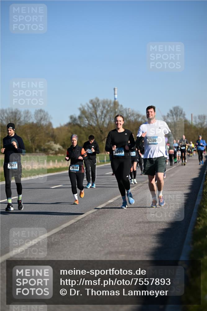 06.04.2025 - 44. Internationalen Wilhelmsburger Insellauf Dr. Thomas Lammeyer http://msf.ph/oto/7557893 06.04.2025 09:33:53 Laufen 3607, 3938, 3285, 396, 3286 meine-sportfotos.de