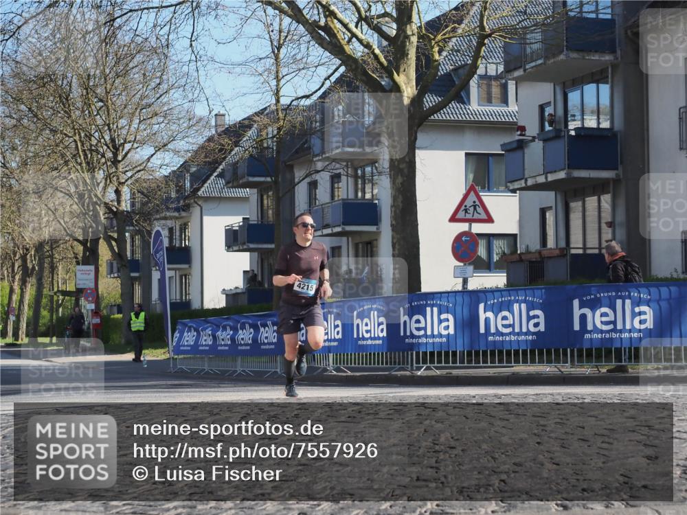 06.04.2025 - 44. Internationalen Wilhelmsburger Insellauf Luisa Fischer http://msf.ph/oto/7557926 06.04.2025 10:20:49 Ziel 4215 meine-sportfotos.de