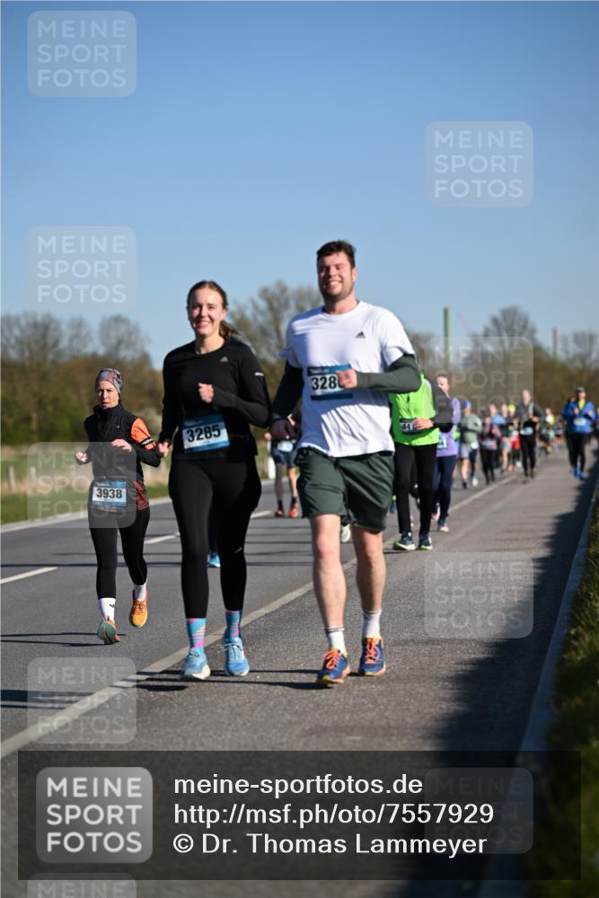 06.04.2025 - 44. Internationalen Wilhelmsburger Insellauf Dr. Thomas Lammeyer http://msf.ph/oto/7557929 06.04.2025 09:33:55 Laufen 3938, 3285, 328 meine-sportfotos.de