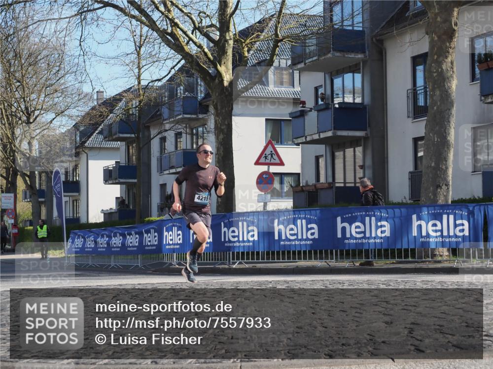 06.04.2025 - 44. Internationalen Wilhelmsburger Insellauf Luisa Fischer http://msf.ph/oto/7557933 06.04.2025 10:20:50 Ziel 4215 meine-sportfotos.de
