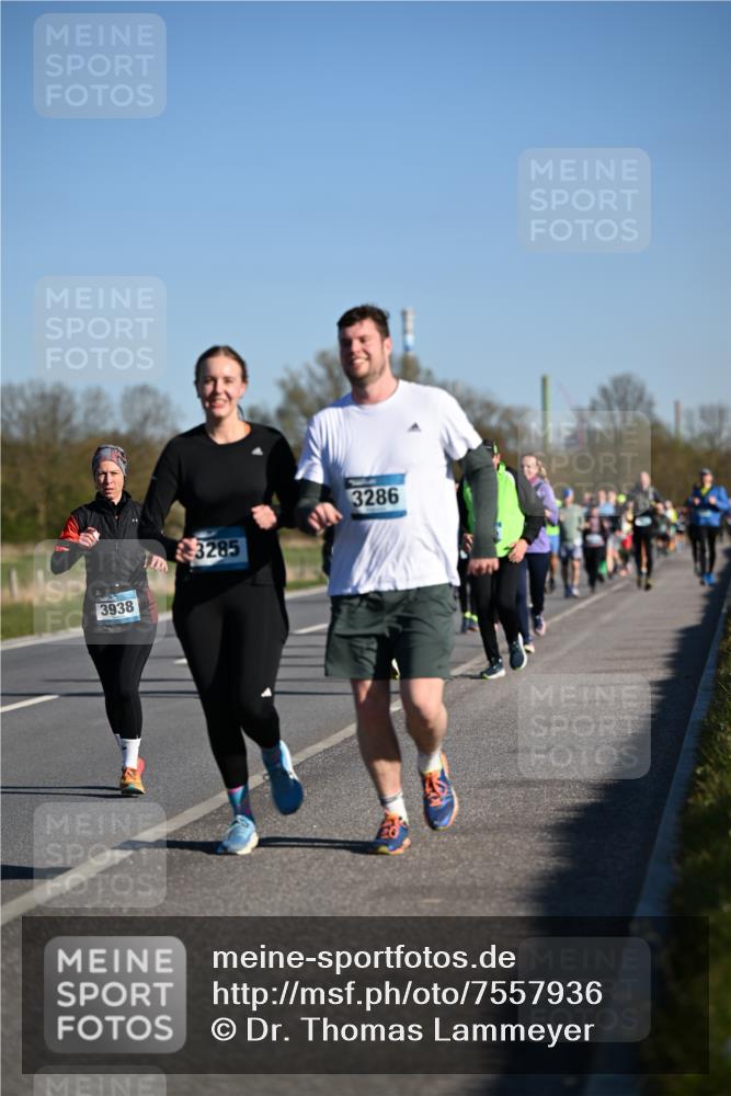 06.04.2025 - 44. Internationalen Wilhelmsburger Insellauf Dr. Thomas Lammeyer http://msf.ph/oto/7557936 06.04.2025 09:33:55 Laufen 3938, 3285, 3286 meine-sportfotos.de