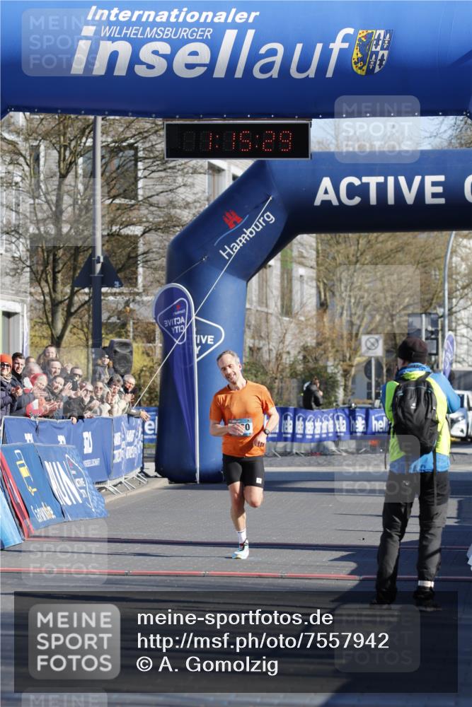 06.04.2025 - 44. Internationalen Wilhelmsburger Insellauf A. Gomolzig http://msf.ph/oto/7557942 06.04.2025 10:05:27 Ziel 4020 meine-sportfotos.de
