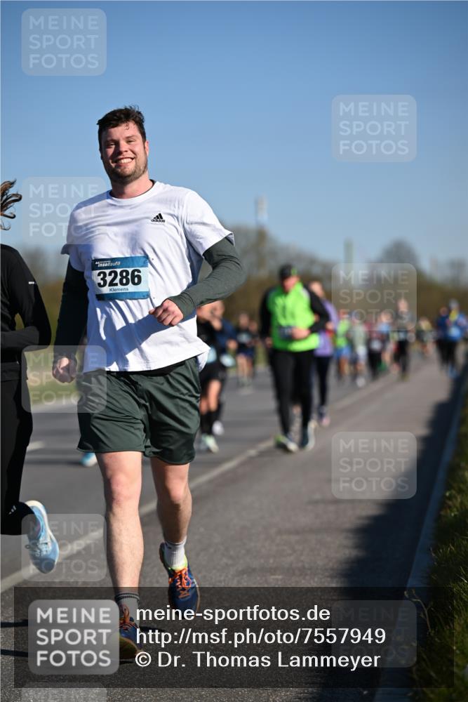 06.04.2025 - 44. Internationalen Wilhelmsburger Insellauf Dr. Thomas Lammeyer http://msf.ph/oto/7557949 06.04.2025 09:33:57 Laufen 3286 meine-sportfotos.de