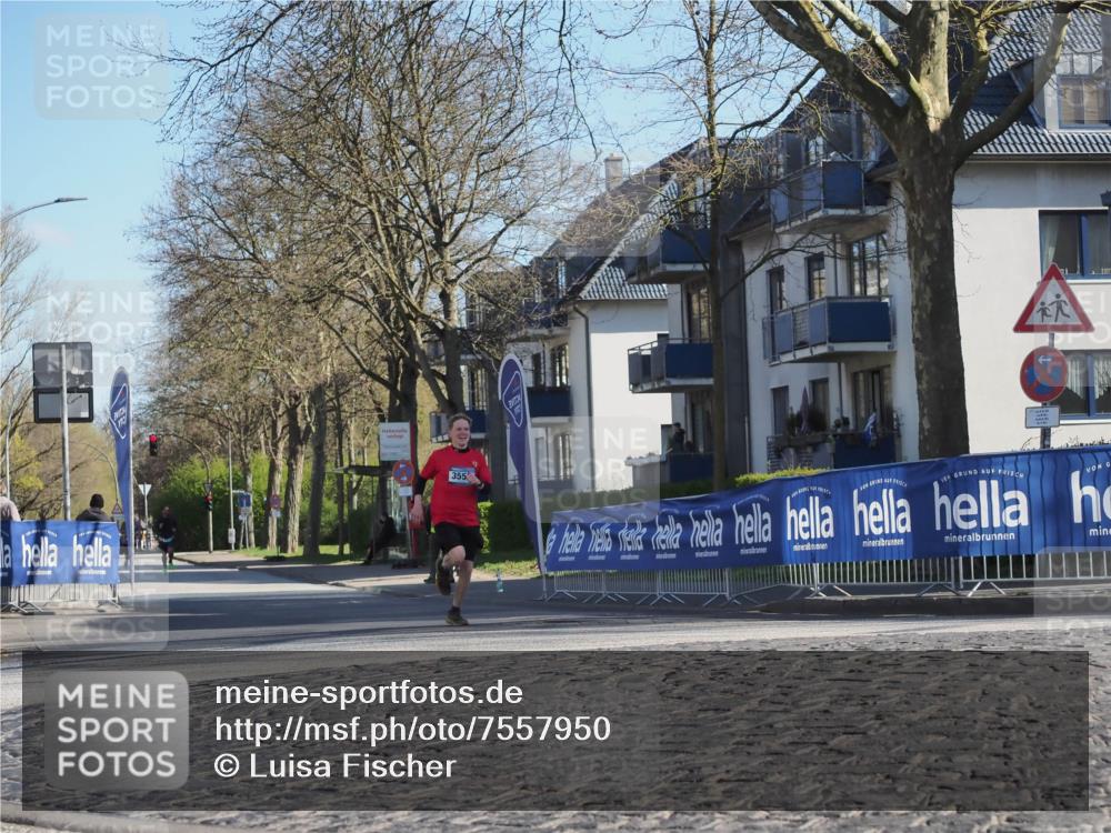 06.04.2025 - 44. Internationalen Wilhelmsburger Insellauf Luisa Fischer http://msf.ph/oto/7557950 06.04.2025 10:20:59 Ziel 355 meine-sportfotos.de