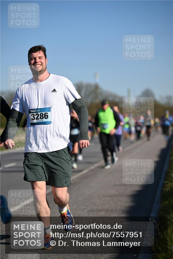 06.04.2025 - 44. Internationalen Wilhelmsburger Insellauf Dr. Thomas Lammeyer http://msf.ph/oto/7557951 06.04.2025 09:33:57 Laufen 3286 meine-sportfotos.de