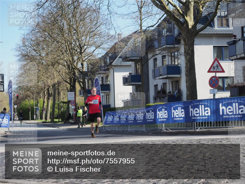 06.04.2025 - 44. Internationalen Wilhelmsburger Insellauf Luisa Fischer http://msf.ph/oto/7557955 06.04.2025 10:20:59 Ziel 3555 meine-sportfotos.de