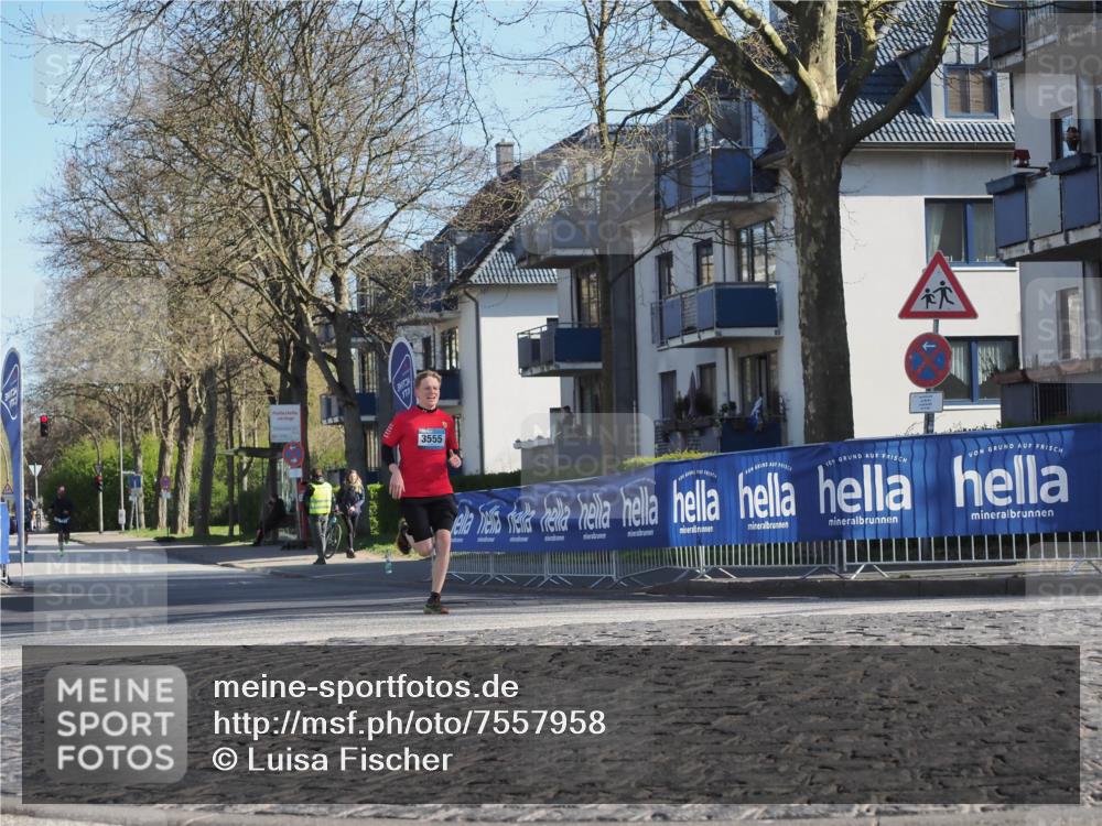 06.04.2025 - 44. Internationalen Wilhelmsburger Insellauf Luisa Fischer http://msf.ph/oto/7557958 06.04.2025 10:20:59 Ziel 3555 meine-sportfotos.de