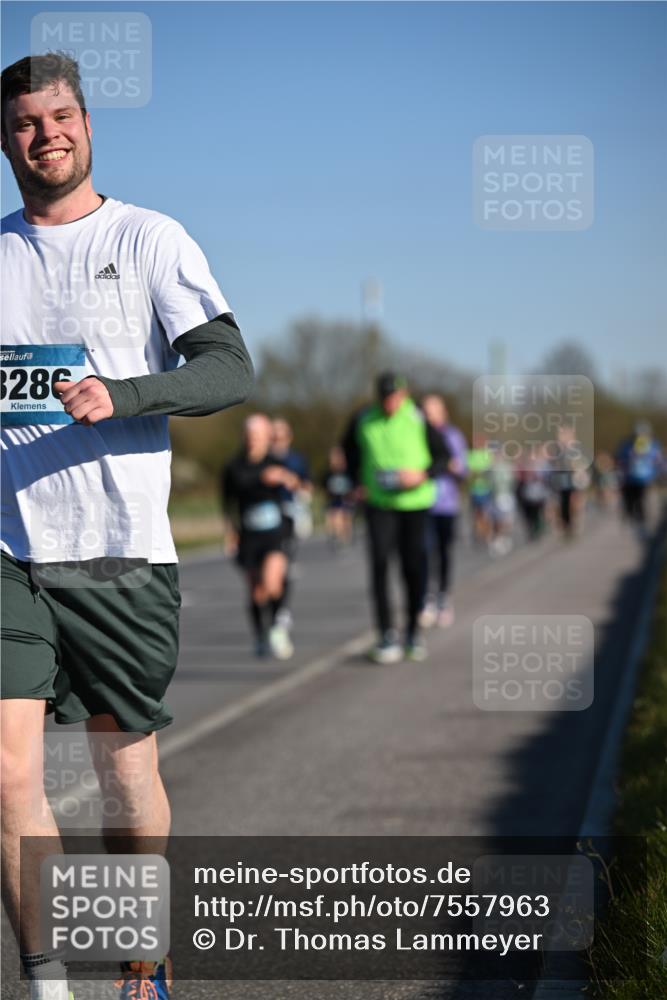 06.04.2025 - 44. Internationalen Wilhelmsburger Insellauf Dr. Thomas Lammeyer http://msf.ph/oto/7557963 06.04.2025 09:33:57 Laufen 3286 meine-sportfotos.de