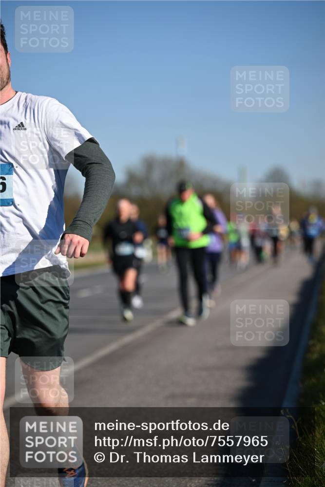 06.04.2025 - 44. Internationalen Wilhelmsburger Insellauf Dr. Thomas Lammeyer http://msf.ph/oto/7557965 06.04.2025 09:33:57 Laufen  meine-sportfotos.de