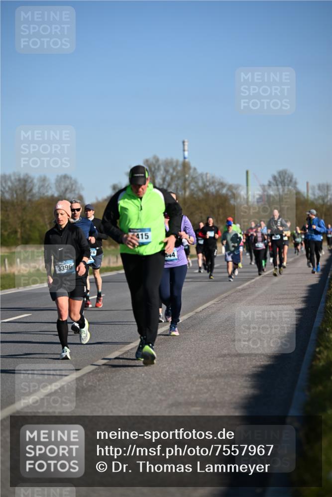 06.04.2025 - 44. Internationalen Wilhelmsburger Insellauf Dr. Thomas Lammeyer http://msf.ph/oto/7557967 06.04.2025 09:33:59 Laufen 3396, 16, 415, 444 meine-sportfotos.de