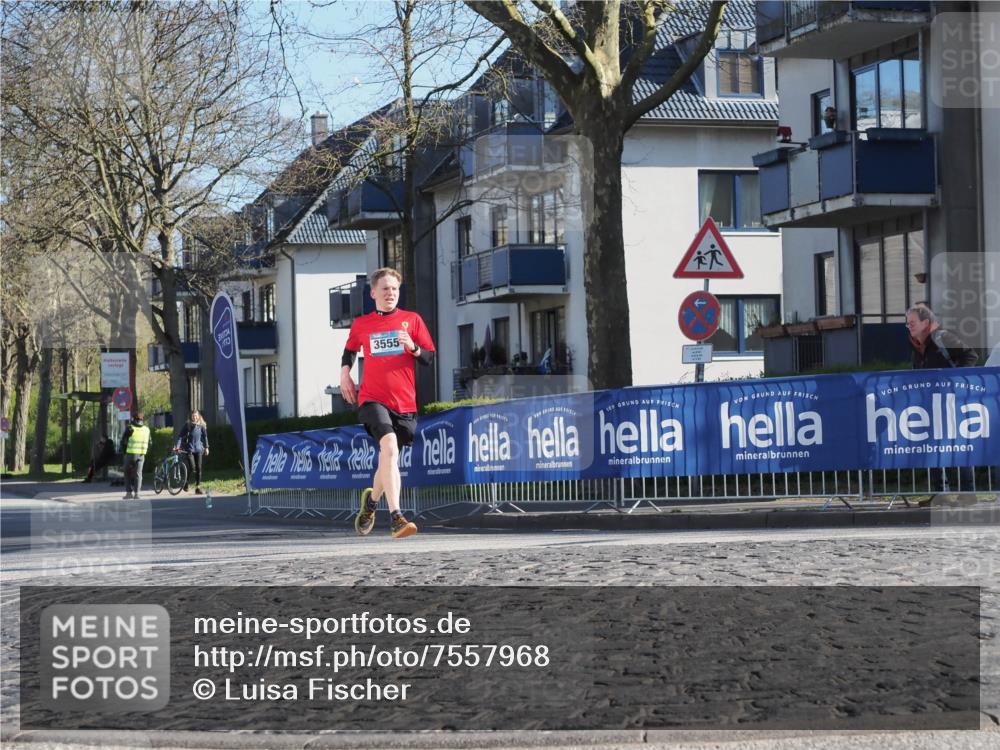06.04.2025 - 44. Internationalen Wilhelmsburger Insellauf Luisa Fischer http://msf.ph/oto/7557968 06.04.2025 10:21:00 Ziel 3555 meine-sportfotos.de