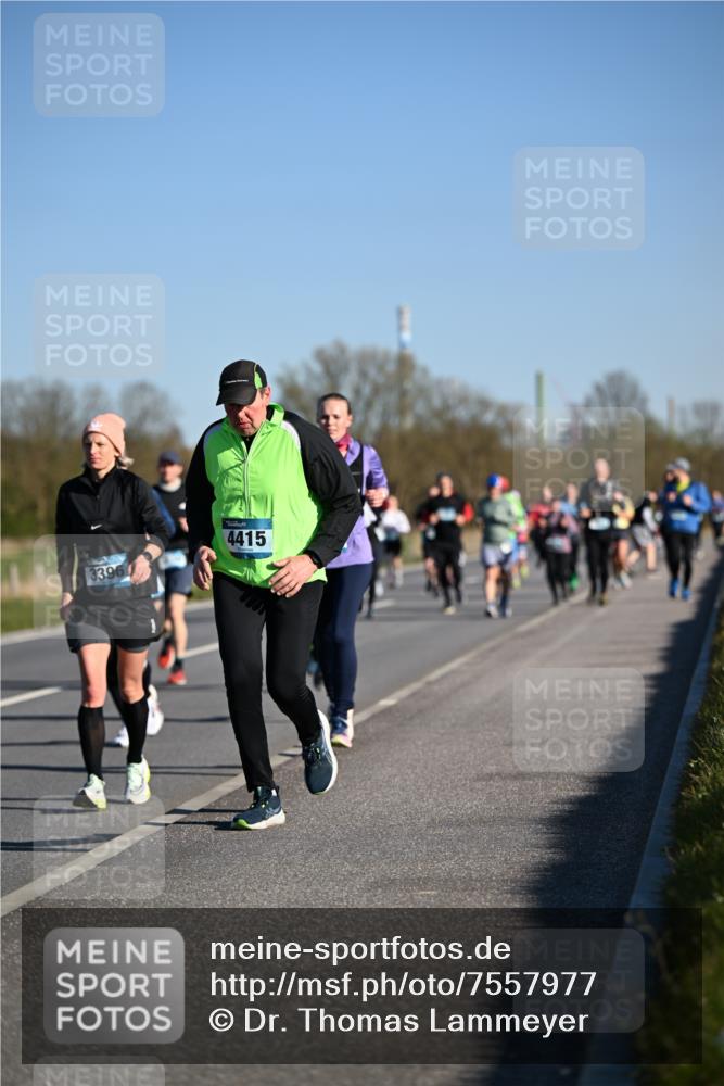 06.04.2025 - 44. Internationalen Wilhelmsburger Insellauf Dr. Thomas Lammeyer http://msf.ph/oto/7557977 06.04.2025 09:34:00 Laufen 4415, 3396 meine-sportfotos.de