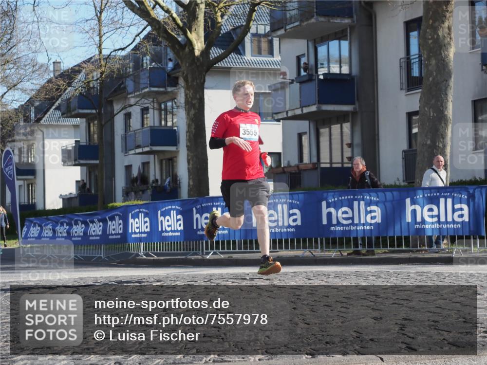 06.04.2025 - 44. Internationalen Wilhelmsburger Insellauf Luisa Fischer http://msf.ph/oto/7557978 06.04.2025 10:21:01 Ziel 3555 meine-sportfotos.de