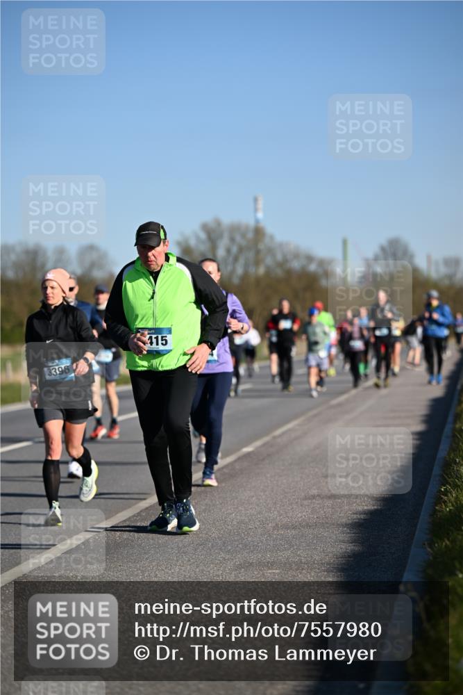06.04.2025 - 44. Internationalen Wilhelmsburger Insellauf Dr. Thomas Lammeyer http://msf.ph/oto/7557980 06.04.2025 09:34:00 Laufen 415, 3396 meine-sportfotos.de