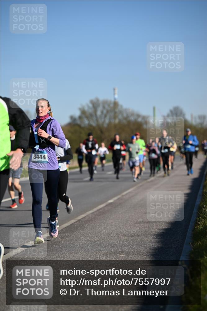 06.04.2025 - 44. Internationalen Wilhelmsburger Insellauf Dr. Thomas Lammeyer http://msf.ph/oto/7557997 06.04.2025 09:34:02 Laufen 3444 meine-sportfotos.de