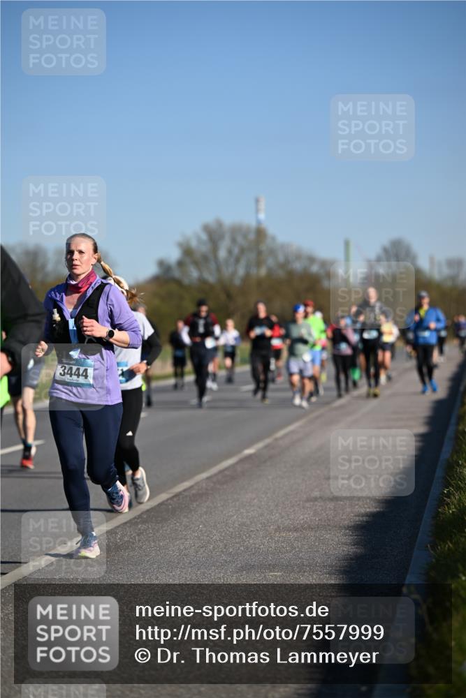 06.04.2025 - 44. Internationalen Wilhelmsburger Insellauf Dr. Thomas Lammeyer http://msf.ph/oto/7557999 06.04.2025 09:34:02 Laufen 3444 meine-sportfotos.de