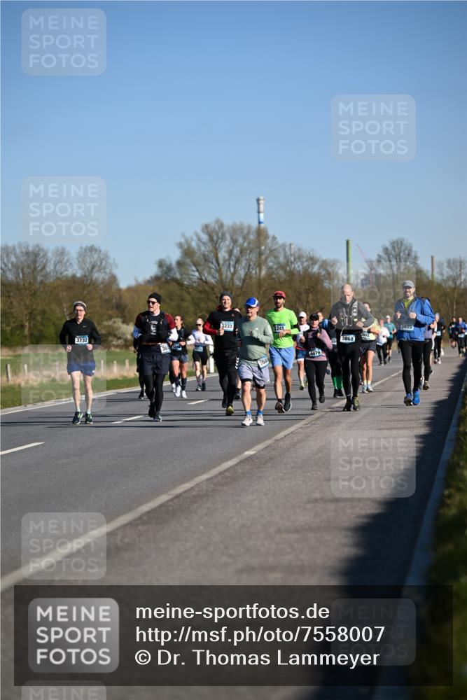 06.04.2025 - 44. Internationalen Wilhelmsburger Insellauf Dr. Thomas Lammeyer http://msf.ph/oto/7558007 06.04.2025 09:34:04 Laufen 3233, 3241, 3732, 4479, 3868, 3405 meine-sportfotos.de
