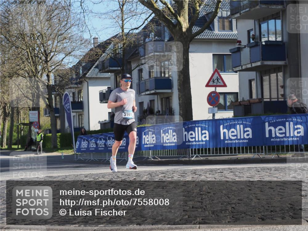 06.04.2025 - 44. Internationalen Wilhelmsburger Insellauf Luisa Fischer http://msf.ph/oto/7558008 06.04.2025 10:21:14 Ziel 3161 meine-sportfotos.de