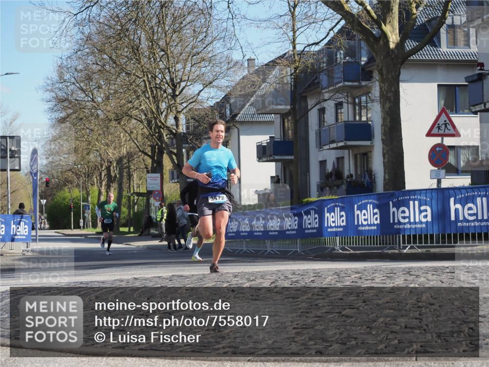 06.04.2025 - 44. Internationalen Wilhelmsburger Insellauf Luisa Fischer http://msf.ph/oto/7558017 06.04.2025 10:21:21 Ziel 3572 meine-sportfotos.de