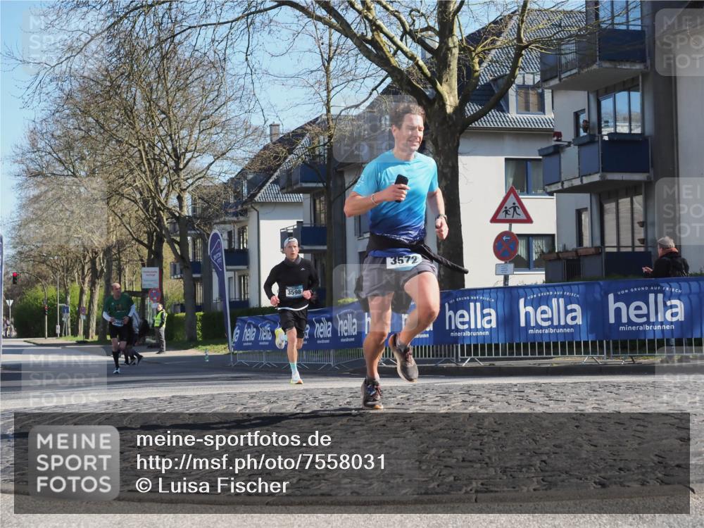06.04.2025 - 44. Internationalen Wilhelmsburger Insellauf Luisa Fischer http://msf.ph/oto/7558031 06.04.2025 10:21:22 Ziel 3598, 3572 meine-sportfotos.de