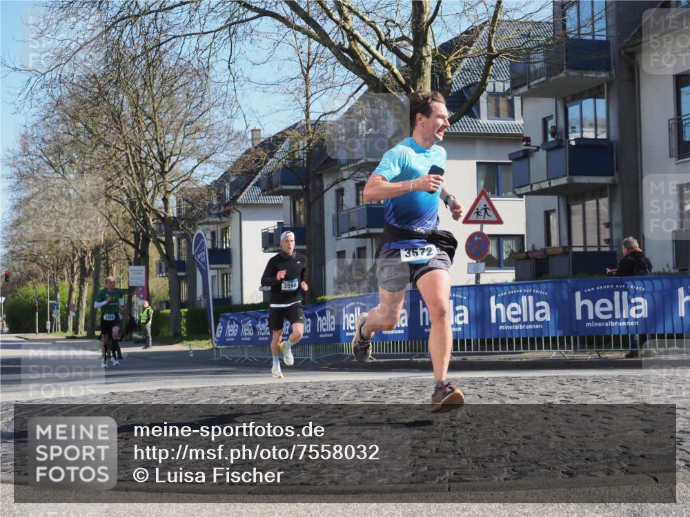 06.04.2025 - 44. Internationalen Wilhelmsburger Insellauf Luisa Fischer http://msf.ph/oto/7558032 06.04.2025 10:21:22 Ziel 3598, 3572, 3469 meine-sportfotos.de