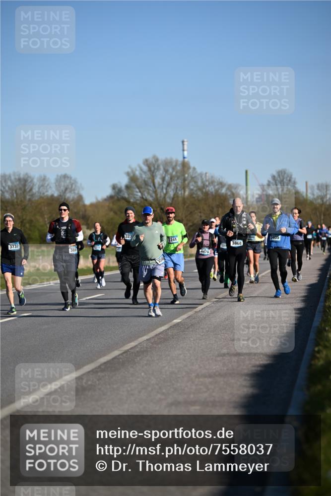 06.04.2025 - 44. Internationalen Wilhelmsburger Insellauf Dr. Thomas Lammeyer http://msf.ph/oto/7558037 06.04.2025 09:34:06 Laufen 3732, 4479 meine-sportfotos.de