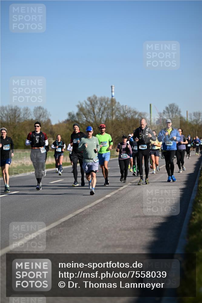 06.04.2025 - 44. Internationalen Wilhelmsburger Insellauf Dr. Thomas Lammeyer http://msf.ph/oto/7558039 06.04.2025 09:34:06 Laufen 3732, 388, 3318, 323, 3241, 356, 4479, 3868, 3405 meine-sportfotos.de