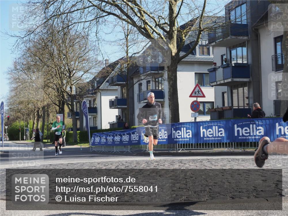 06.04.2025 - 44. Internationalen Wilhelmsburger Insellauf Luisa Fischer http://msf.ph/oto/7558041 06.04.2025 10:21:23 Ziel 3598 meine-sportfotos.de