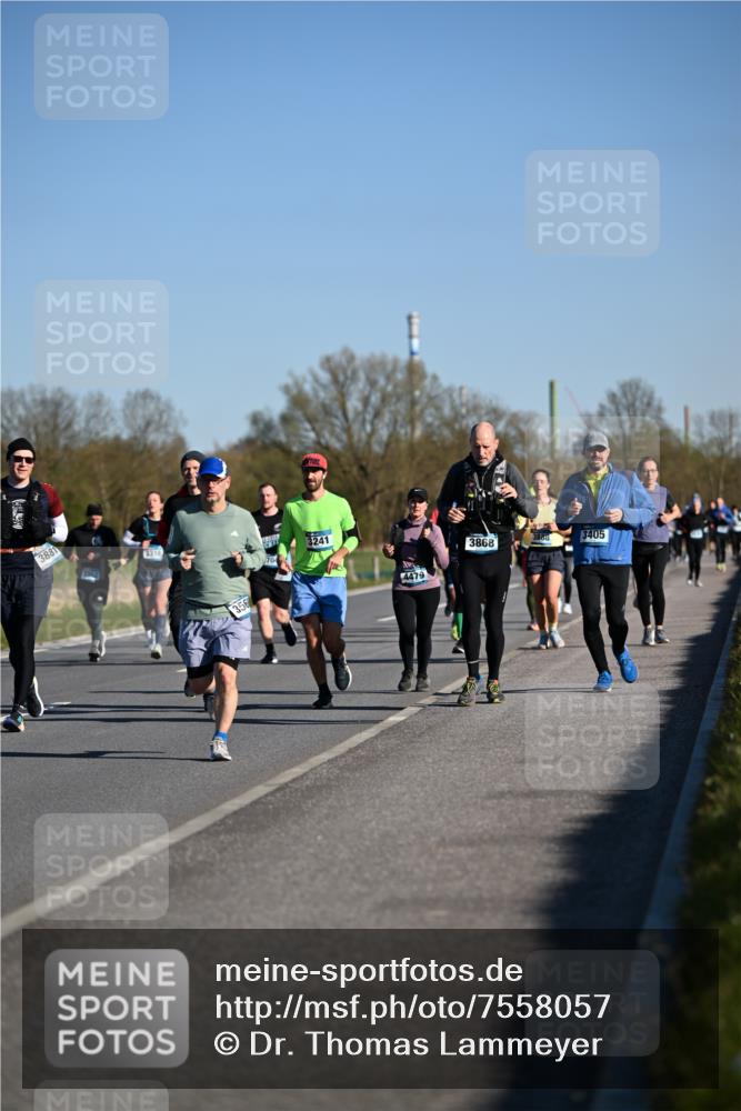 06.04.2025 - 44. Internationalen Wilhelmsburger Insellauf Dr. Thomas Lammeyer http://msf.ph/oto/7558057 06.04.2025 09:34:07 Laufen 3881, 4479 meine-sportfotos.de