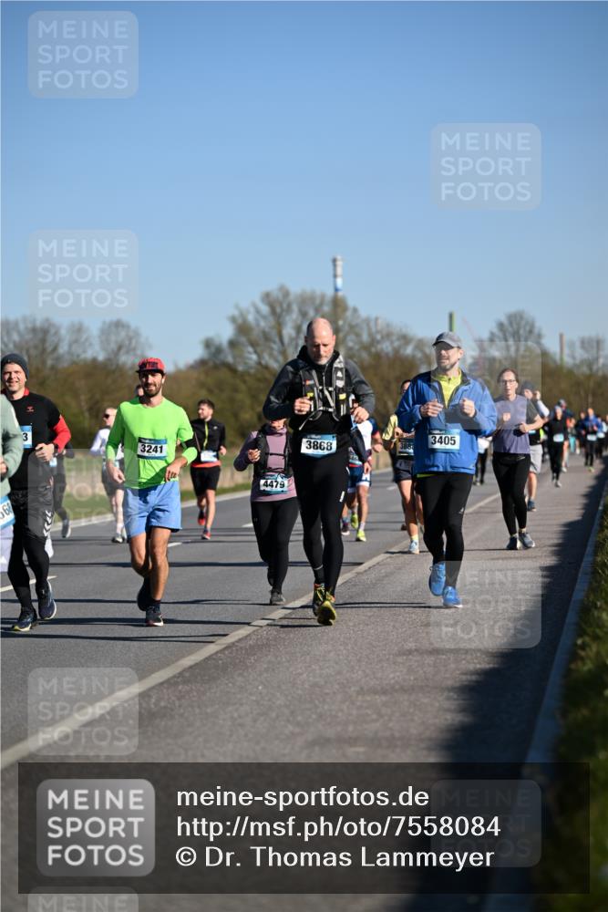 06.04.2025 - 44. Internationalen Wilhelmsburger Insellauf Dr. Thomas Lammeyer http://msf.ph/oto/7558084 06.04.2025 09:34:09 Laufen 3, 3241, 4479, 3405, 3868, 388 meine-sportfotos.de