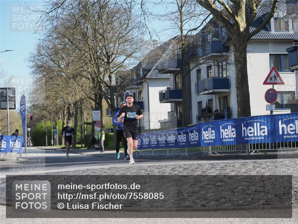 06.04.2025 - 44. Internationalen Wilhelmsburger Insellauf Luisa Fischer http://msf.ph/oto/7558085 06.04.2025 10:21:46 Ziel 4541, 5030 meine-sportfotos.de
