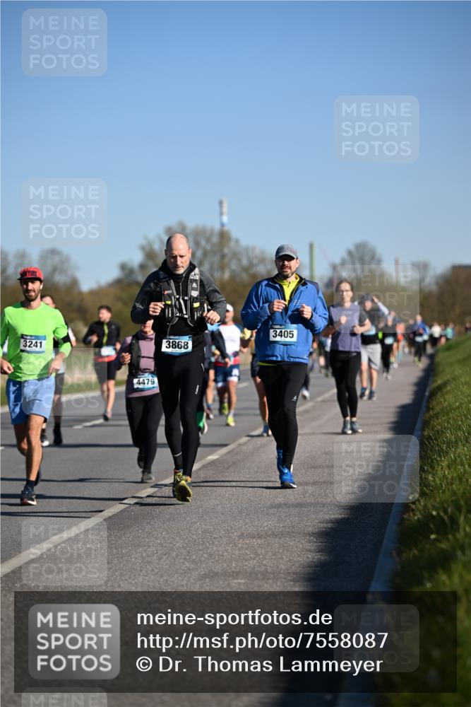 06.04.2025 - 44. Internationalen Wilhelmsburger Insellauf Dr. Thomas Lammeyer http://msf.ph/oto/7558087 06.04.2025 09:34:10 Laufen 3241, 3868, 3405, 4479 meine-sportfotos.de
