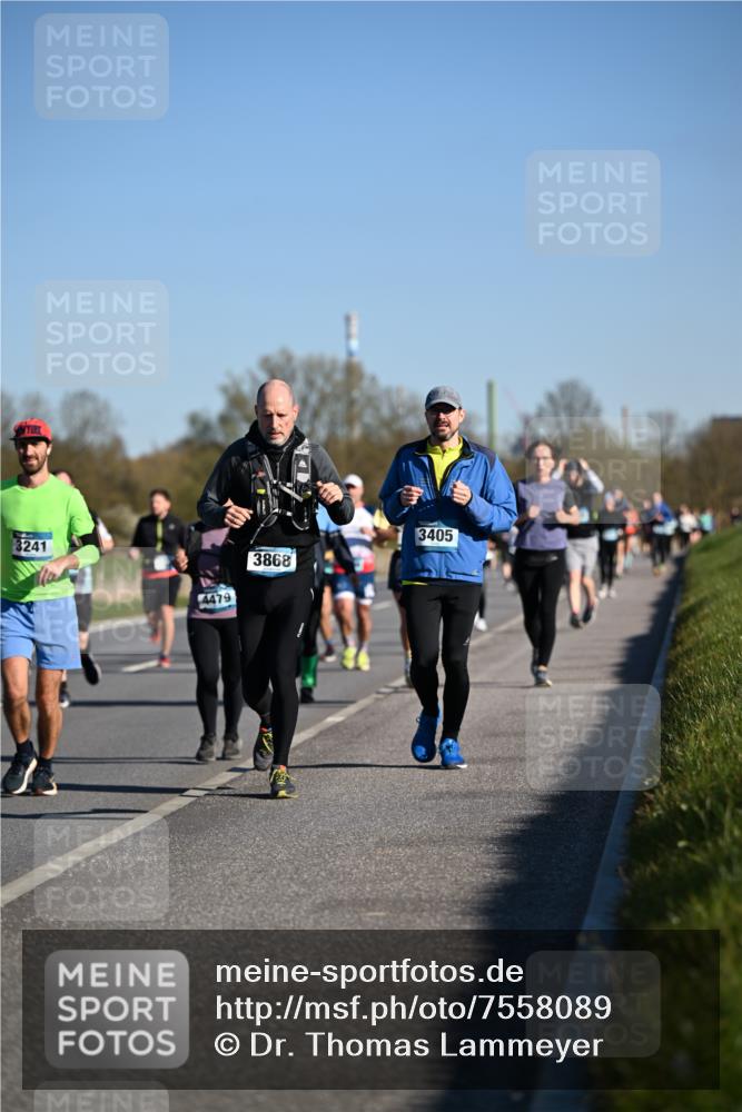 06.04.2025 - 44. Internationalen Wilhelmsburger Insellauf Dr. Thomas Lammeyer http://msf.ph/oto/7558089 06.04.2025 09:34:10 Laufen 3241, 4479, 3868, 3405 meine-sportfotos.de