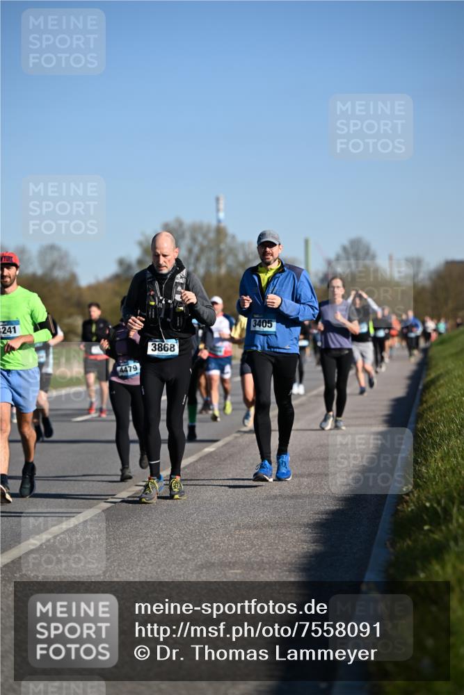06.04.2025 - 44. Internationalen Wilhelmsburger Insellauf Dr. Thomas Lammeyer http://msf.ph/oto/7558091 06.04.2025 09:34:10 Laufen 241, 4479, 3868, 3405 meine-sportfotos.de