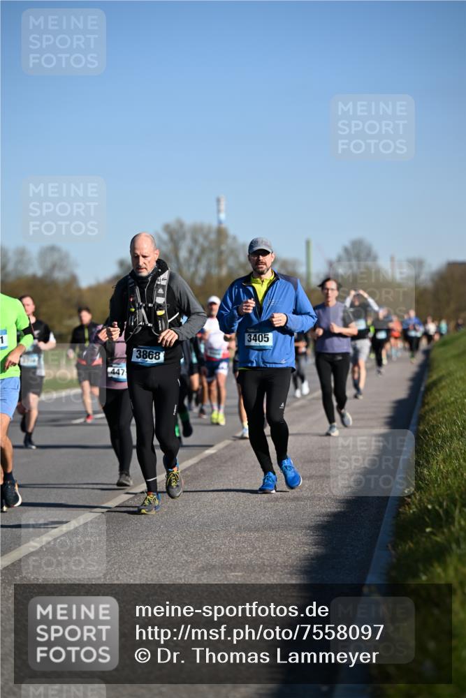 06.04.2025 - 44. Internationalen Wilhelmsburger Insellauf Dr. Thomas Lammeyer http://msf.ph/oto/7558097 06.04.2025 09:34:11 Laufen 447, 3868, 3405 meine-sportfotos.de