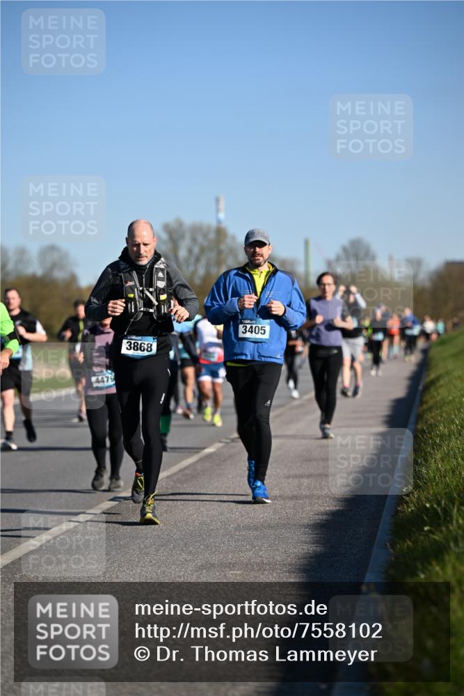 06.04.2025 - 44. Internationalen Wilhelmsburger Insellauf Dr. Thomas Lammeyer http://msf.ph/oto/7558102 06.04.2025 09:34:11 Laufen 4479, 3868, 3405 meine-sportfotos.de
