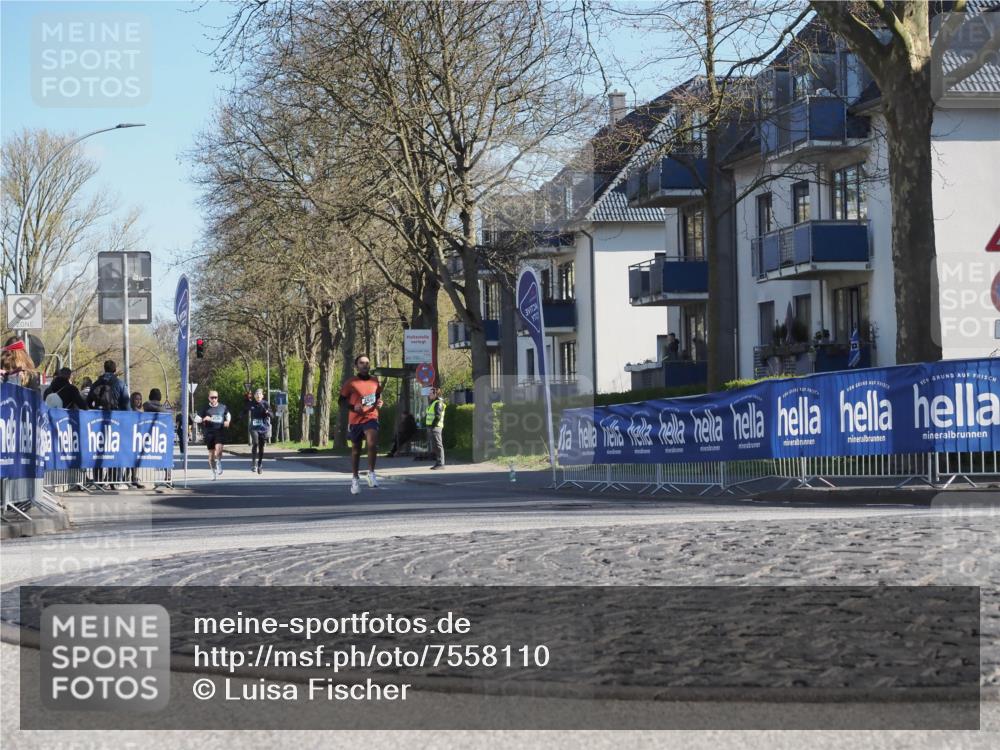 06.04.2025 - 44. Internationalen Wilhelmsburger Insellauf Luisa Fischer http://msf.ph/oto/7558110 06.04.2025 10:22:01 Ziel  meine-sportfotos.de