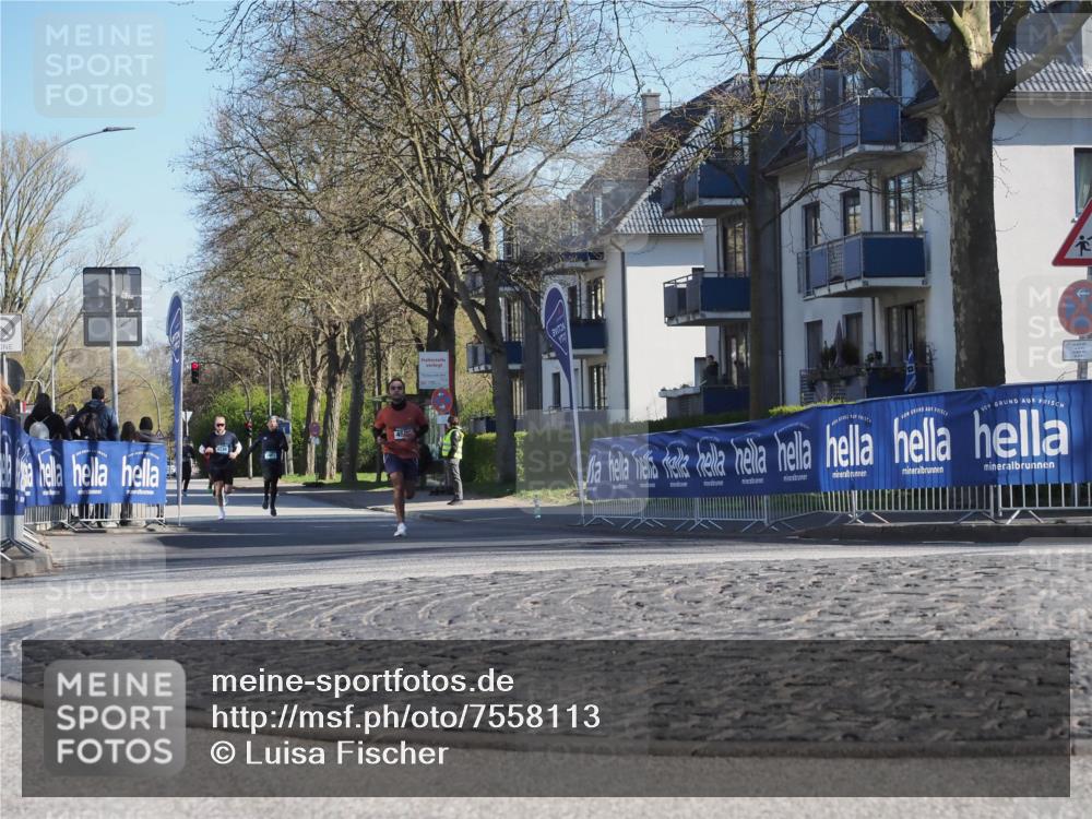 06.04.2025 - 44. Internationalen Wilhelmsburger Insellauf Luisa Fischer http://msf.ph/oto/7558113 06.04.2025 10:22:01 Ziel  meine-sportfotos.de