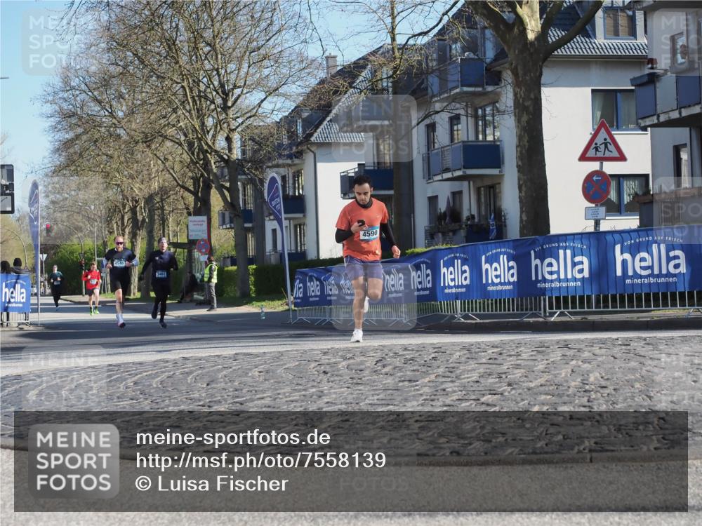 06.04.2025 - 44. Internationalen Wilhelmsburger Insellauf Luisa Fischer http://msf.ph/oto/7558139 06.04.2025 10:22:04 Ziel 3461, 4590 meine-sportfotos.de