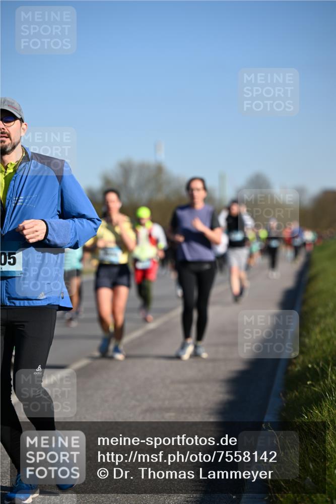 06.04.2025 - 44. Internationalen Wilhelmsburger Insellauf Dr. Thomas Lammeyer http://msf.ph/oto/7558142 06.04.2025 09:34:14 Laufen 05, 8 meine-sportfotos.de