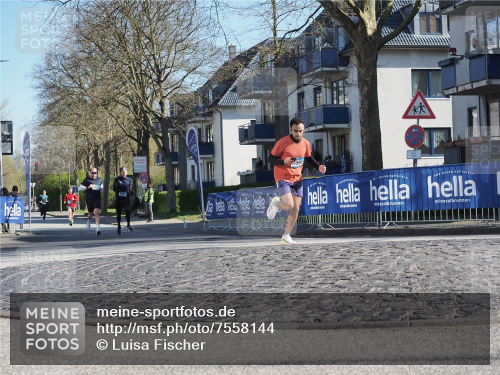 06.04.2025 - 44. Internationalen Wilhelmsburger Insellauf Luisa Fischer http://msf.ph/oto/7558144 06.04.2025 10:22:05 Ziel 590, 3461 meine-sportfotos.de