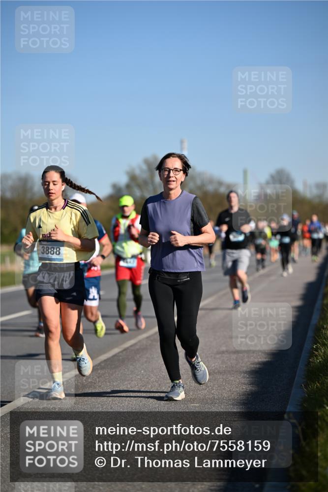 06.04.2025 - 44. Internationalen Wilhelmsburger Insellauf Dr. Thomas Lammeyer http://msf.ph/oto/7558159 06.04.2025 09:34:15 Laufen 3888, 1443 meine-sportfotos.de