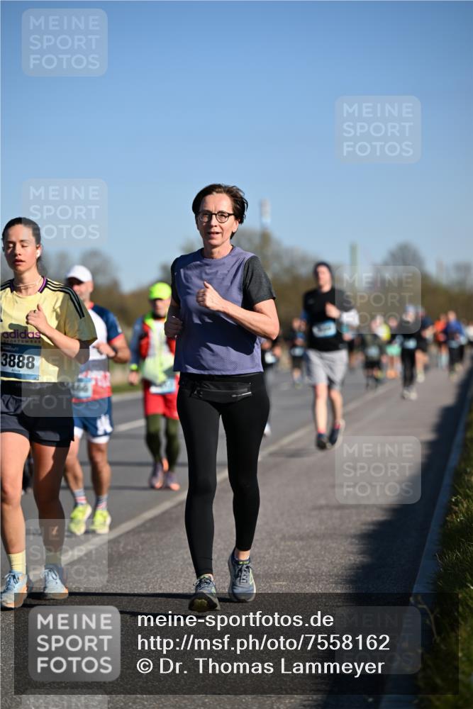 06.04.2025 - 44. Internationalen Wilhelmsburger Insellauf Dr. Thomas Lammeyer http://msf.ph/oto/7558162 06.04.2025 09:34:16 Laufen 3888 meine-sportfotos.de