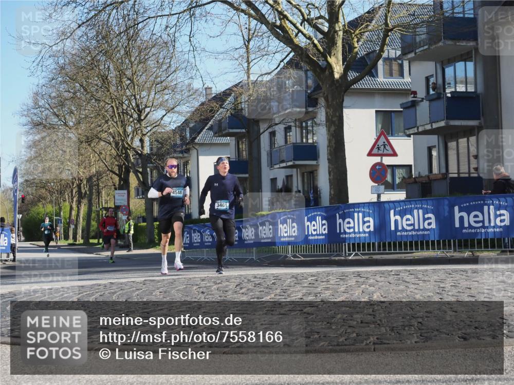 06.04.2025 - 44. Internationalen Wilhelmsburger Insellauf Luisa Fischer http://msf.ph/oto/7558166 06.04.2025 10:22:08 Ziel 3553, 4548, 3461 meine-sportfotos.de