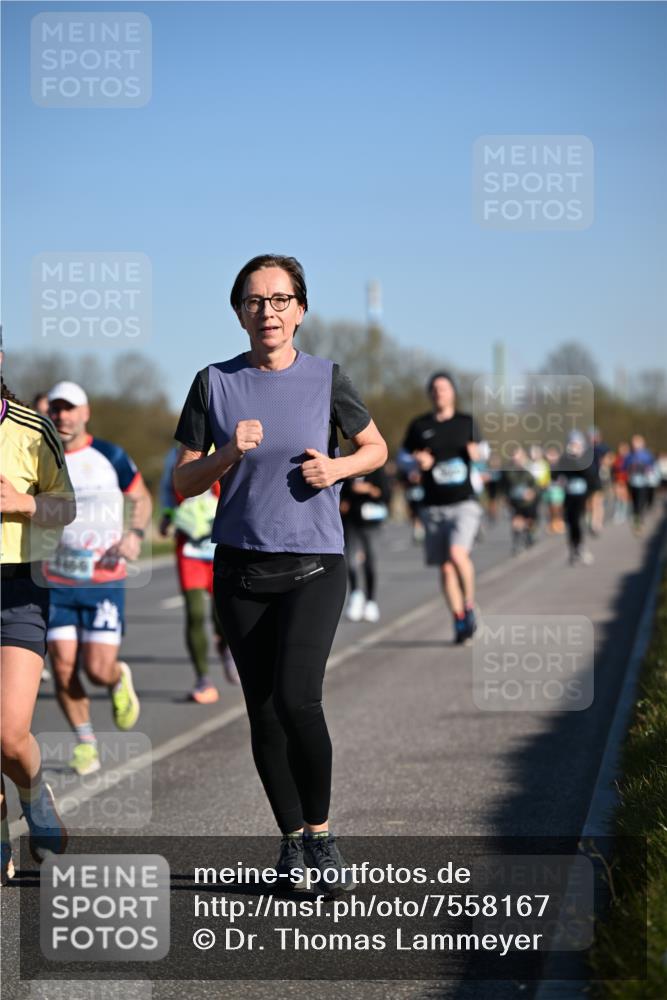 06.04.2025 - 44. Internationalen Wilhelmsburger Insellauf Dr. Thomas Lammeyer http://msf.ph/oto/7558167 06.04.2025 09:34:16 Laufen  meine-sportfotos.de