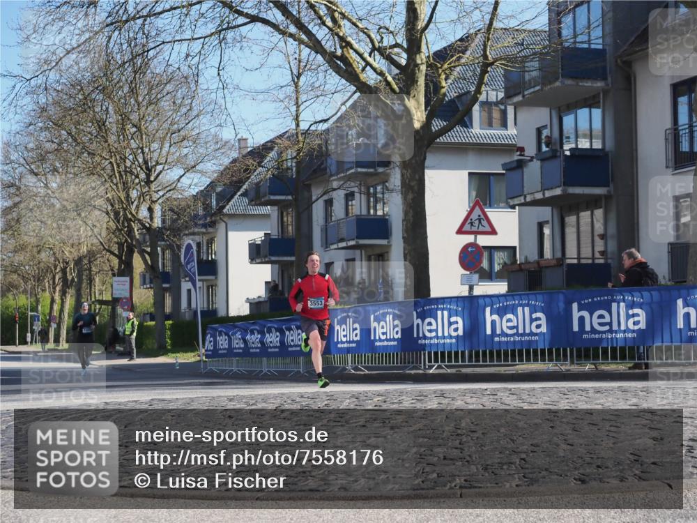 06.04.2025 - 44. Internationalen Wilhelmsburger Insellauf Luisa Fischer http://msf.ph/oto/7558176 06.04.2025 10:22:10 Ziel 3553 meine-sportfotos.de
