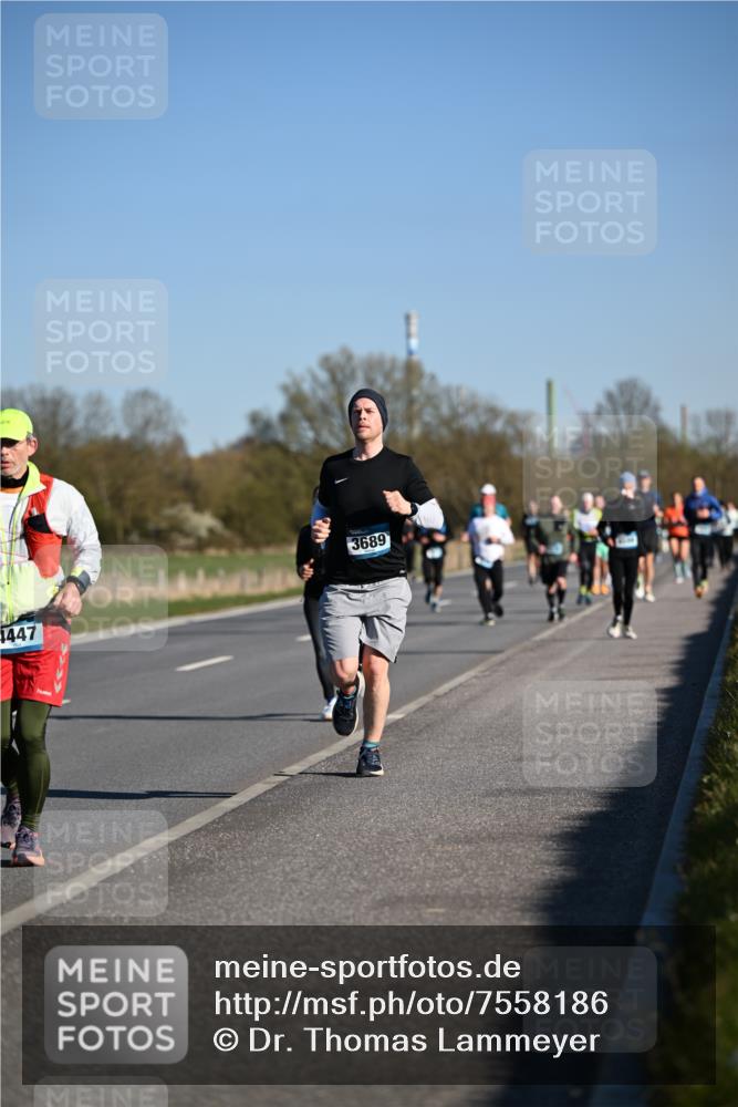 06.04.2025 - 44. Internationalen Wilhelmsburger Insellauf Dr. Thomas Lammeyer http://msf.ph/oto/7558186 06.04.2025 09:34:18 Laufen 4447, 3689 meine-sportfotos.de